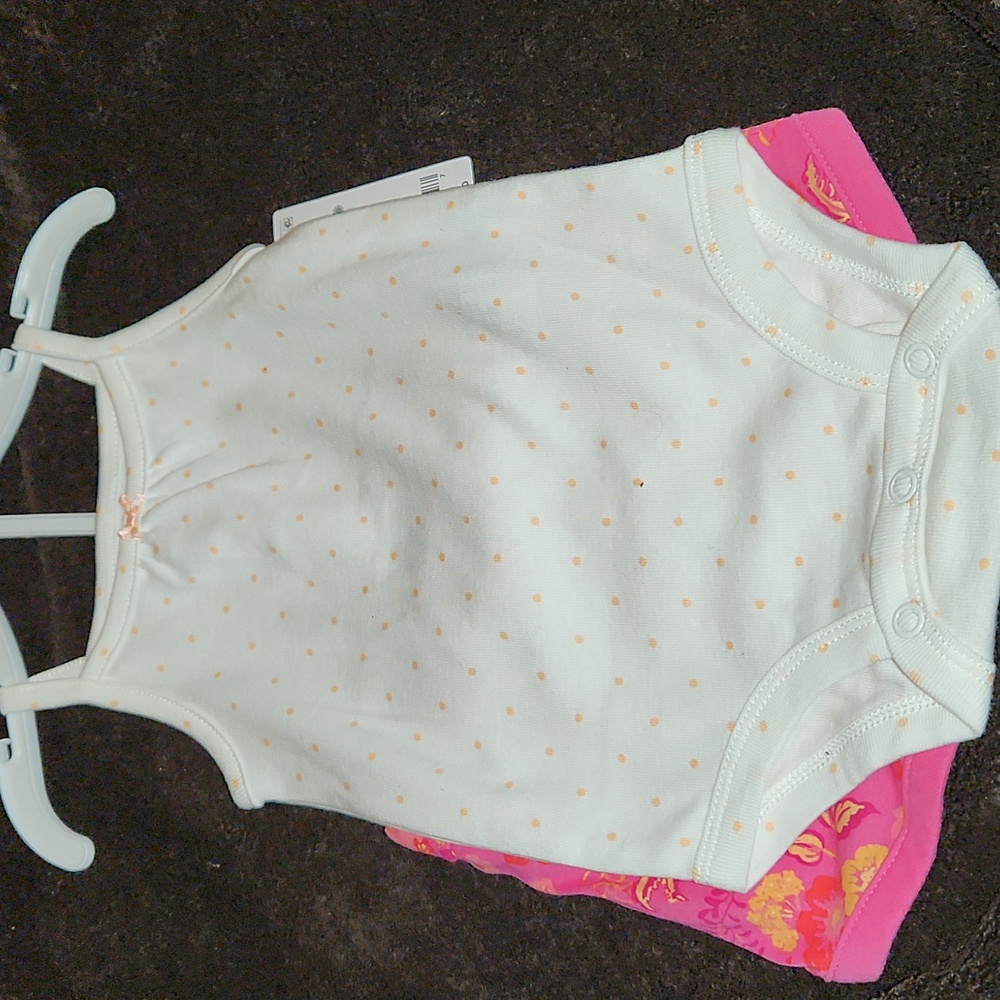 Girls short outfit 6m